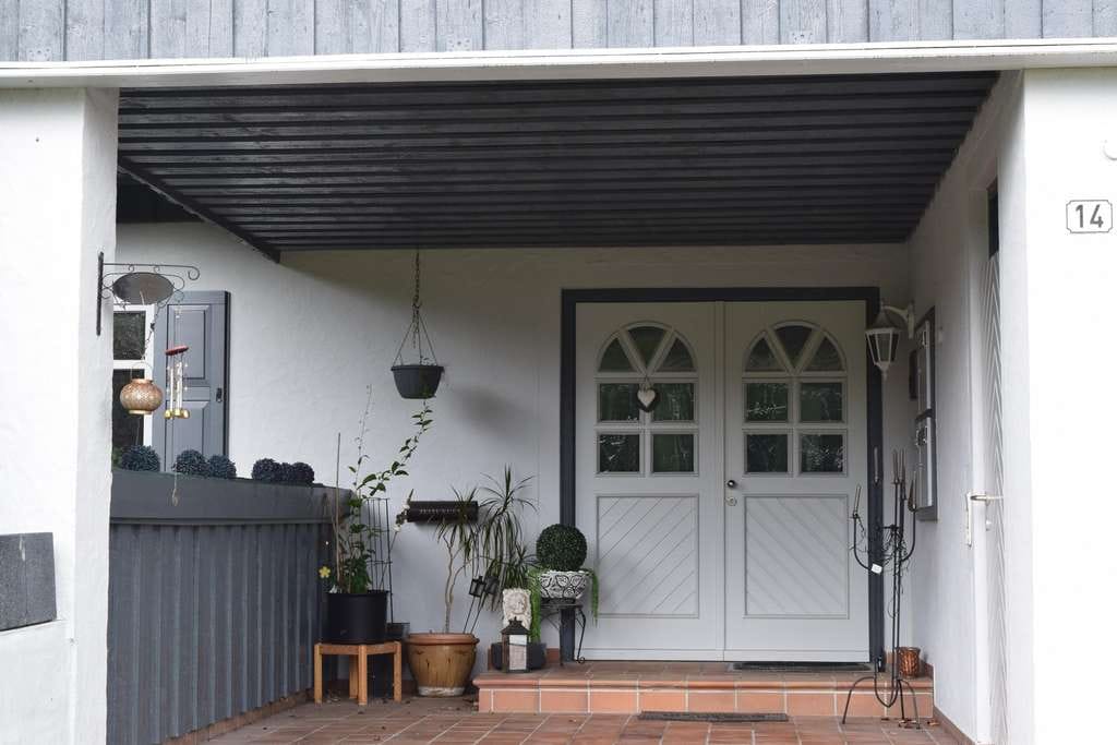Immobilie in Oberreichenbach - Top Mehrgenerationenhaus im fränkischen Landhausstil - natürliche Eleganz in Oberreichenbach (ERH) - Bild 1