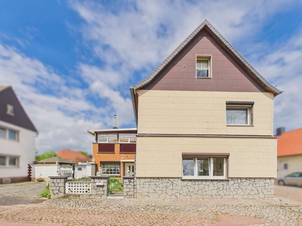 Immobilie in Könnern - Einfamilienhaus mit Hof, Garten & Ausbaupotenzial in Beesedau - Bild 3