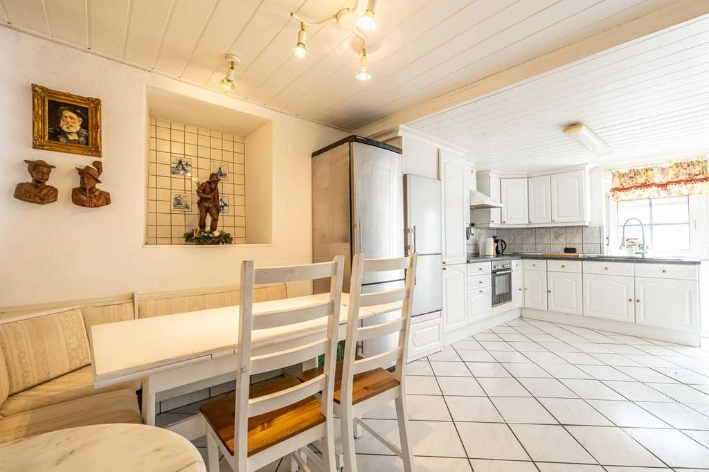 Immobilie in Bretten - Ein Ort voller Möglichkeiten- Einfamilienhaus mit Scheune und Garten in Bretten / Rinklingen - Bild 3