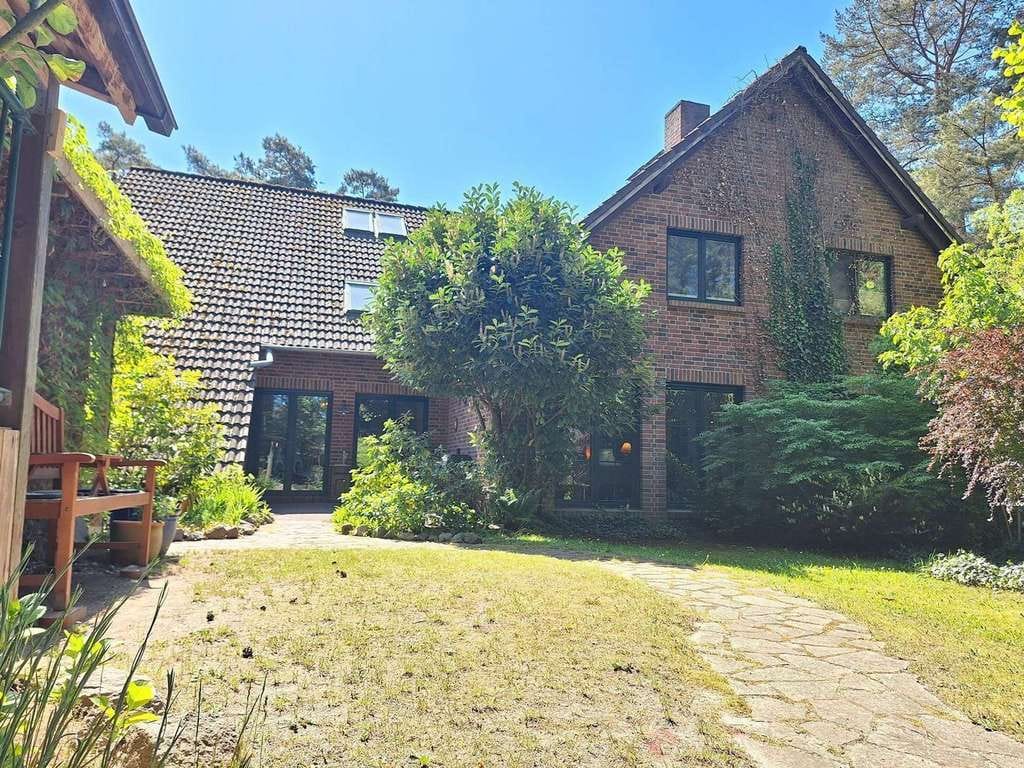 Immobilie in Lubmin - Ca. 200 m zum Ostseestrand - Doppelhaushälfte mit Einliegerwohnung im Seebad Lubmin - Bild 1