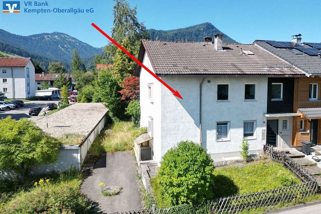 Immobilie in Immenstadt im Allgäu - Handwerker & Modernisierer aufgepasst 
Zweifamilienhaus mit viel Potenzial
 - Bild 0