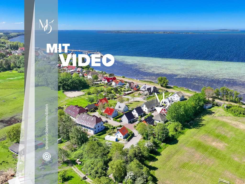 Immobilie in Wiek - Bungalow nur wenige Schritte zum Wasser // Sauna & Kamin // 3 Zimmer // Garten // Kite-& Surfspot - Bild 0