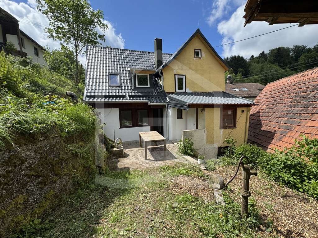 Immobilie in Wüstenrot - Renoviertes historisches 2-Fam.-Haus mit großem Grundstück und vielseitigen Nutzungsmöglichkeiten - Bild 2
