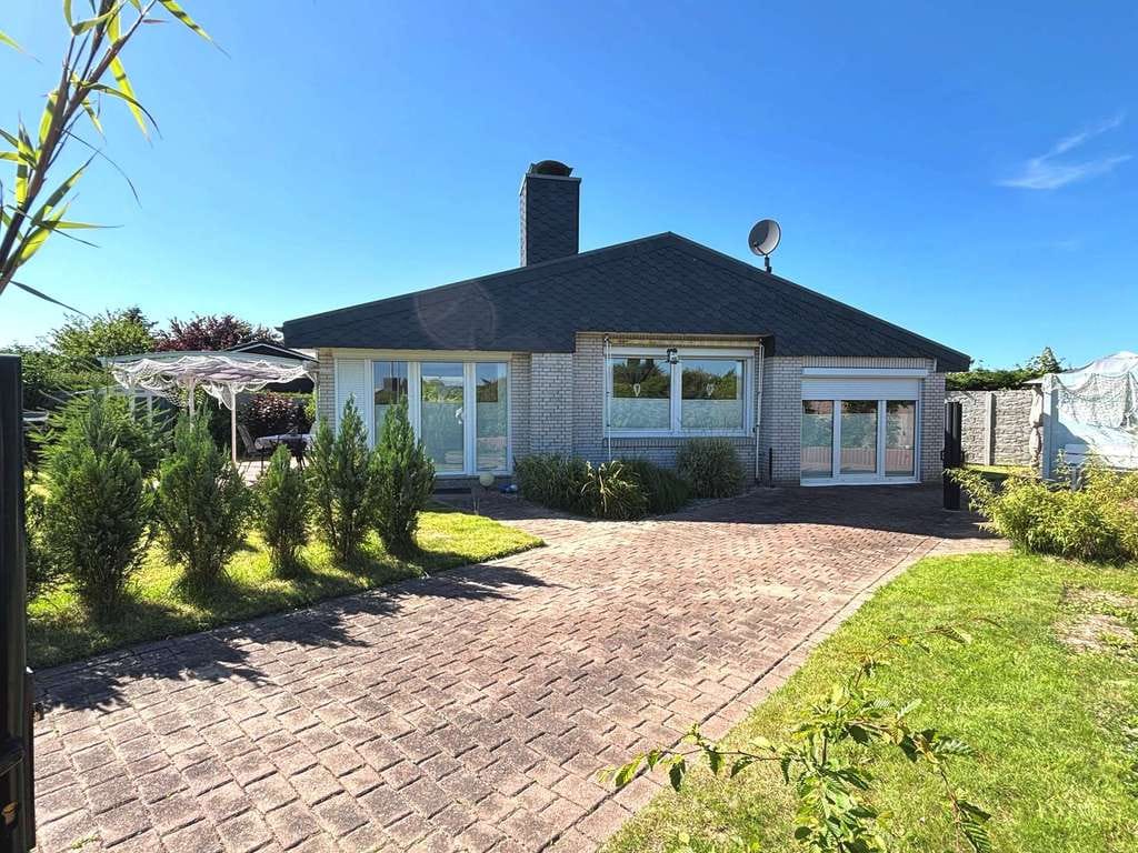 Immobilie in Hohenfelde - Strand, Sonne, Erholung – stilvolles Wochenendhaus nahe der Ostsee in Hohenfelde - Bild 1