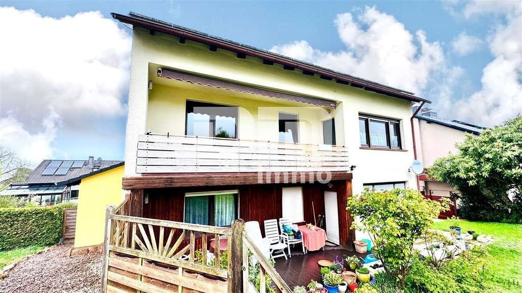 Immobilie in Habichtswald - Umfangreich teilsaniertes Dreifamilienhaus mit Garage + PV Anlage und großem Garten - Bild 4
