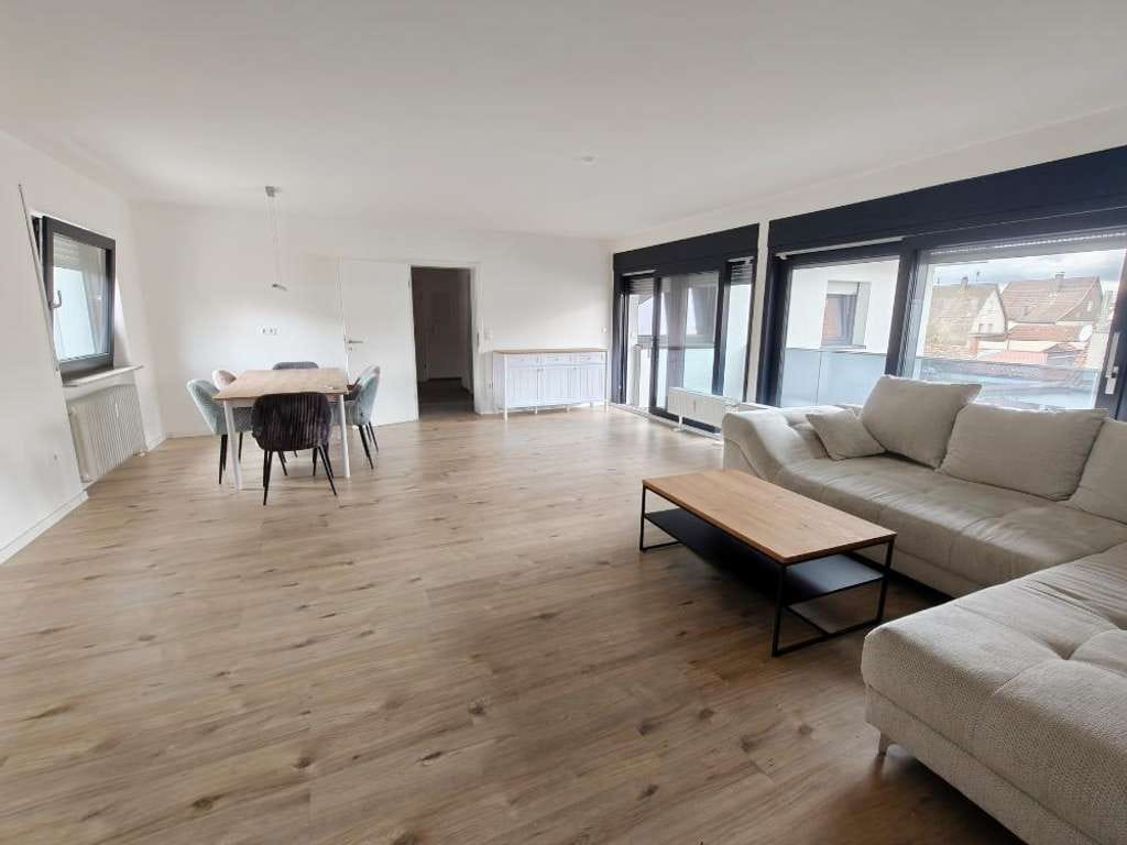 Immobilie in Urbach - Großzügig wohnen, sicher investieren: 4-Zimmer-Juwel mit Balkon - Bild 0