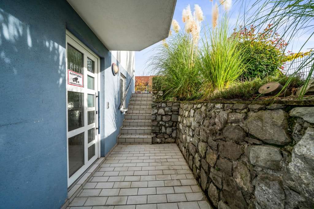 Immobilie in Vörstetten - Vielseitiges Wohnhaus mit Einliegerwohnung und zusätzlichem Ausbaupotential - Bild 3
