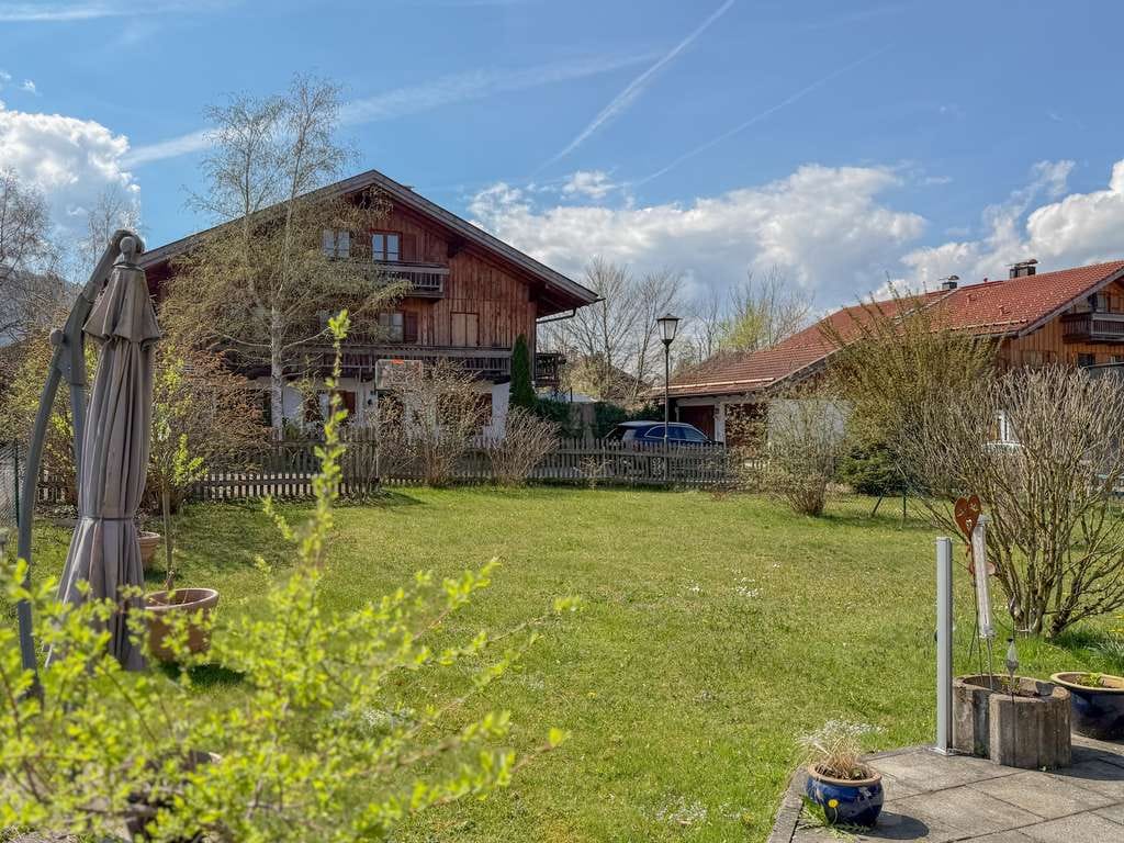 Immobilie in Greiling - NAUTR. RUHE. LEBEN - Sonniges Familienhaus mit viel Platz & nachhaltiger Technik - Bild 3