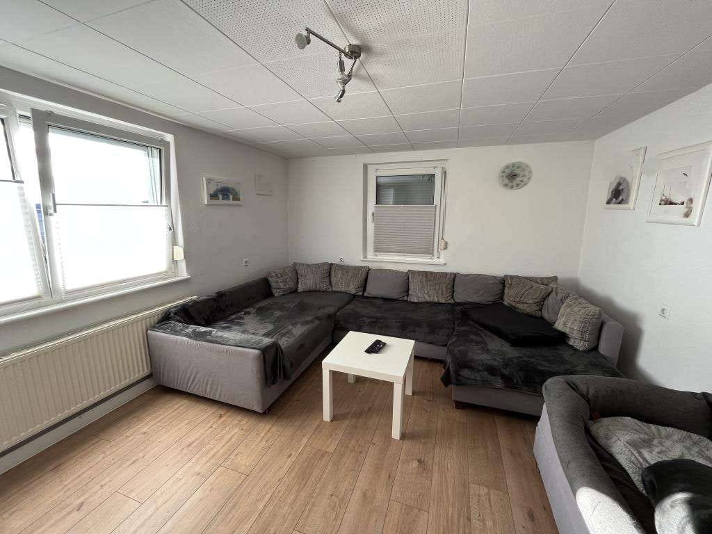 Immobilie in Schwenningen - Ihr neues Eigenheim mit viel Potenzial
Einfamilienhaus mit Garage in Schwenningen/Heuberg - Bild 4