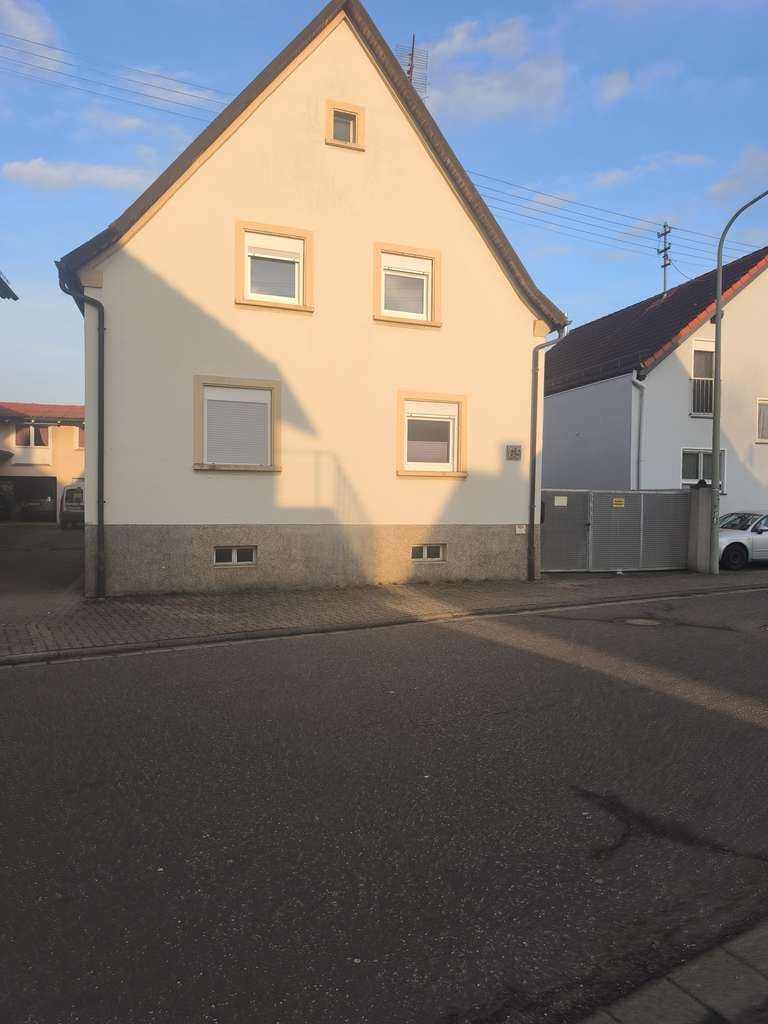 Immobilie in Wörth am Rhein - Gemütliches Zuhause am Bienwald – Haus mit Scheune, Hof und großem Garten - Bild 0