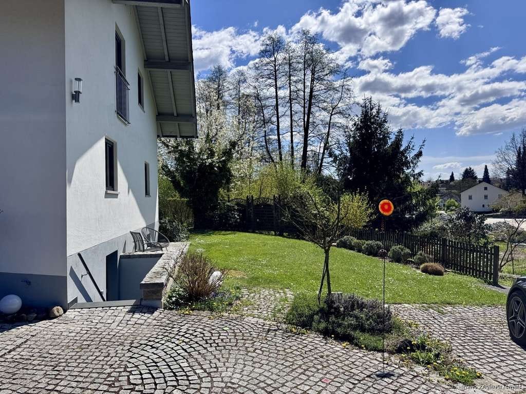 Immobilie in Bernried - Wohnen mit Stil: Modernisiertes Einfamilienhaus mit Garage & großem Grundstück – ideal für Familien - Bild 2