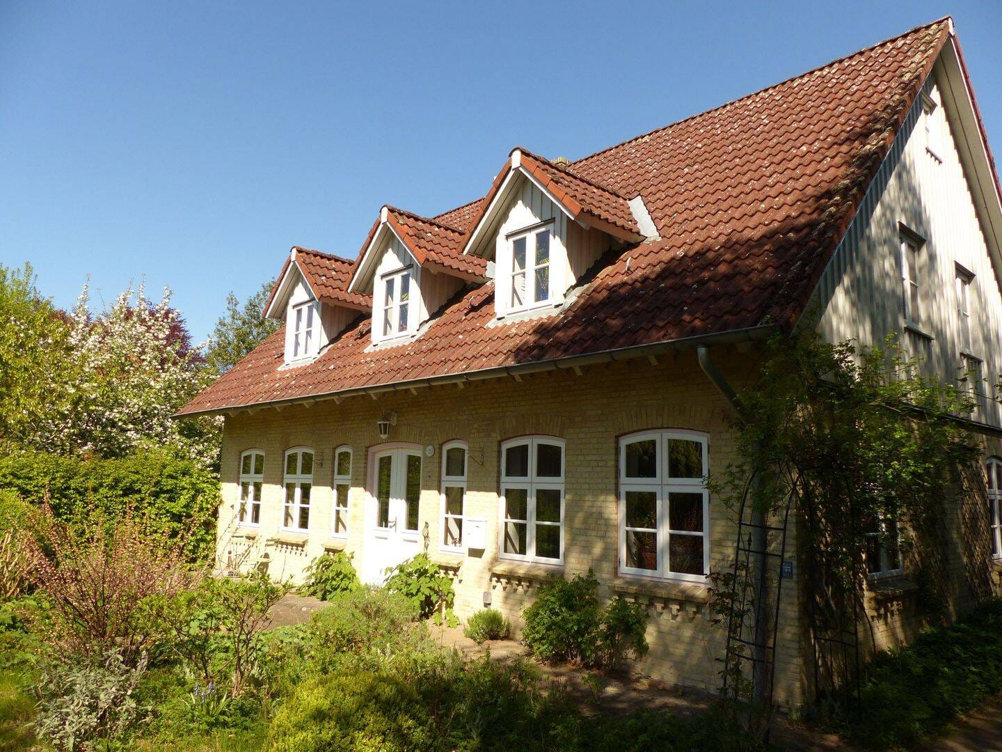 Immobilie in Fleckeby - Historisches Wohnhaus mit stilvoller Erweiterung – Charakter, Raum & zeitlose Wohnqualität in Götheby‑Holm - Bild 4