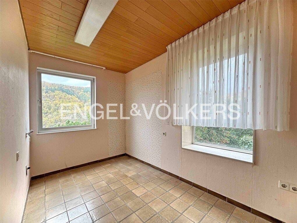 Immobilie in Lahnstein - Renovierungsbedürftiges Reihenendhaus mit Blick auf das Lahntal - Bild 4