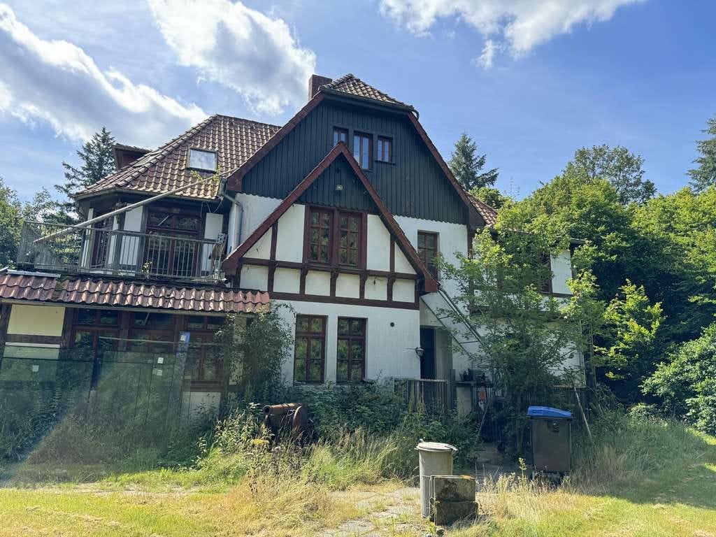 Immobilie in Munster - altes Forsthaus, Nebengebäude, 7600qm Grundstück, teilbar in 4 Baugrundstücke einzeln erwerbar - Bild 1