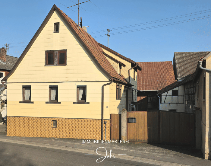 Immobilie in Karsbach - Modernisieren, Gestalten, Wohlfühlen! Einfamilienhaus mit Nebengebäuden und naturnahem Garten - Bild 0
