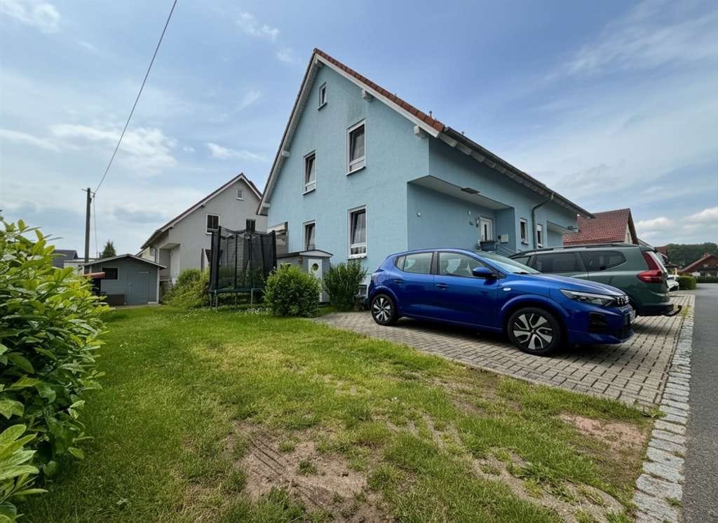 Immobilie in Föritztal - Attraktive Doppelhaushälfte - Baujahr 1997 - in familienfreundlicher Lage - Bild 4
