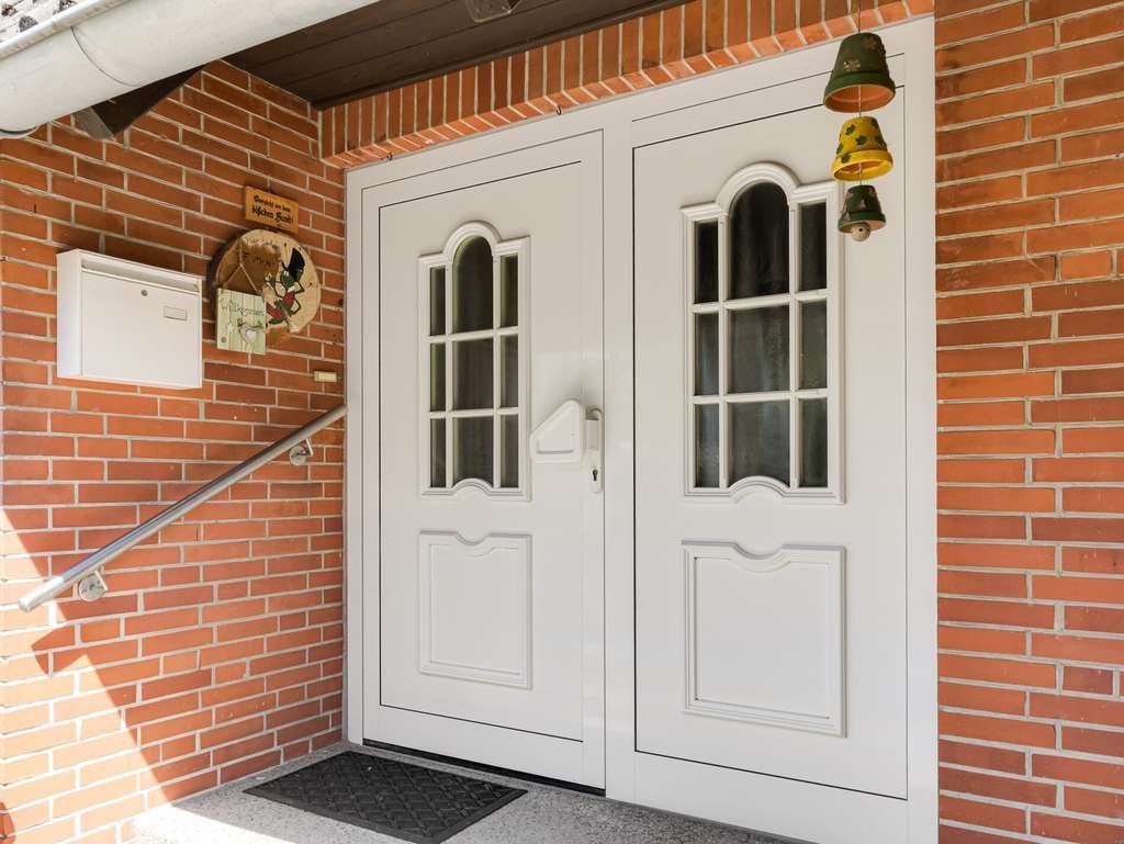 Immobilie in Holzdorf - Viel Platz für alle! Einfamilienhaus mit Einliegerwohnung in idyllischer Feldrandlage - Bild 1