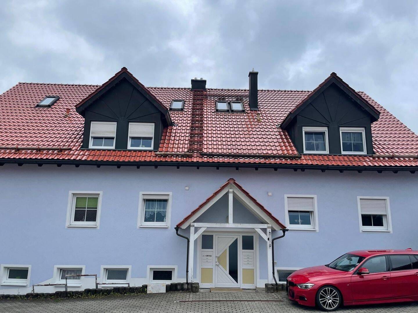 Immobilie in Erbendorf - Charmante Eigentumswohnung mit Garage und Stellplatz in ruhigem Wohnviertel - Bild 0
