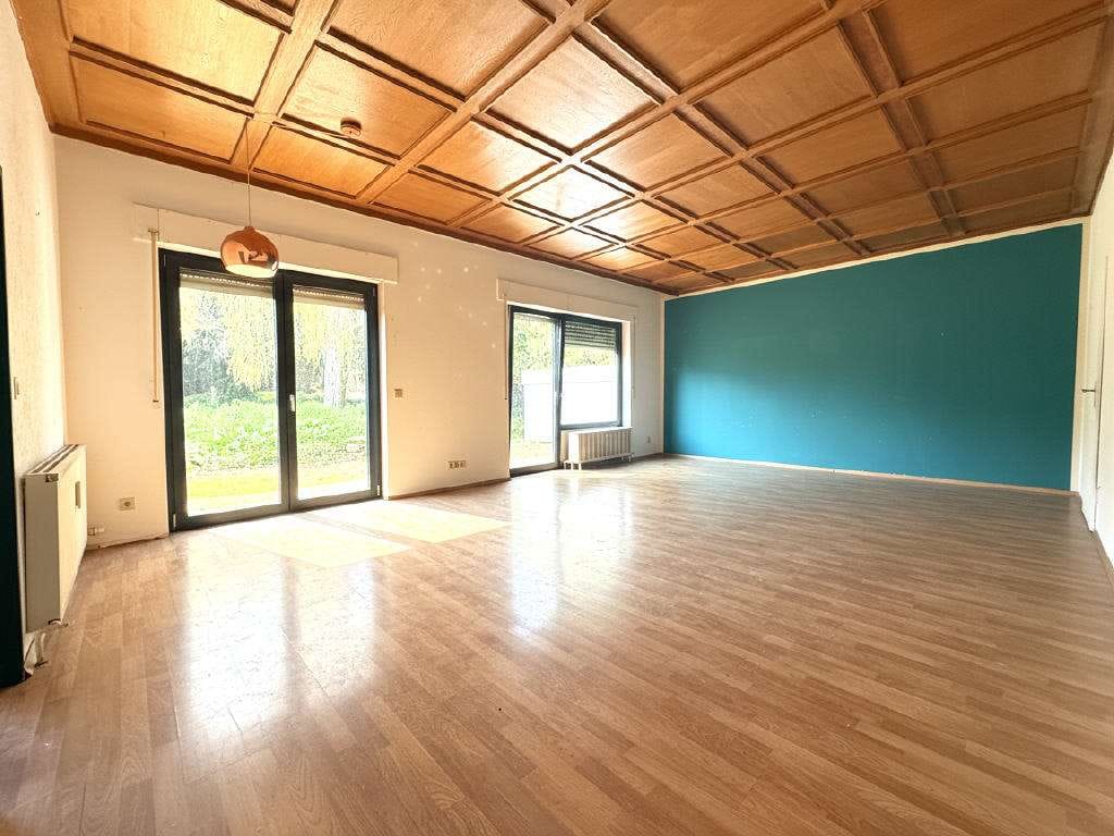 Immobilie in Eltville am Rhein - Freistehendes Einfamilienhaus mit Einliegerwohnung und traumhaften Garten 
in ruhiger Ortsran - Bild 2