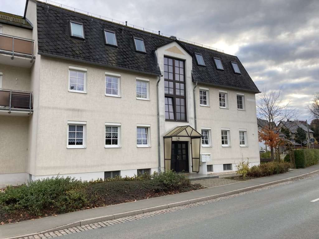 Immobilie in Fraureuth - Attraktive 3-Raumwohnung mit Balkon & Carport-Stellplatz in Fraureuth! Modernisierungsbedürftig! - Bild 2