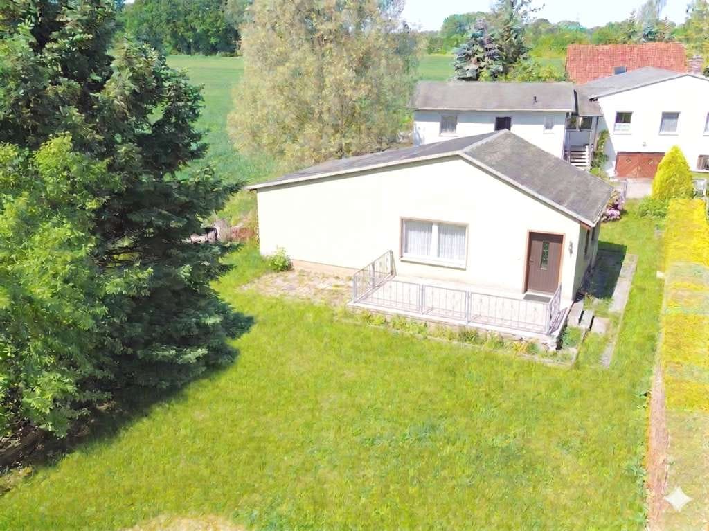 Immobilie in Jahnsdorf/Erzgebirge - BAUGRUNDSTÜCK!!                 Massiver Traum-Bungalow in Leukersdorf – Neue Grillhütte inklusive! - Bild 0