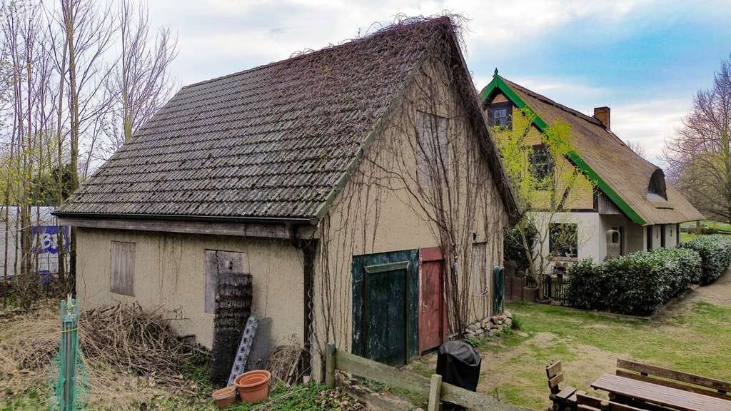 Immobilie in Mölschow - Historisches Reetdachhaus mit 3 Einheiten – Wohnen mit besonderem Flair auf Usedom - Bild 3