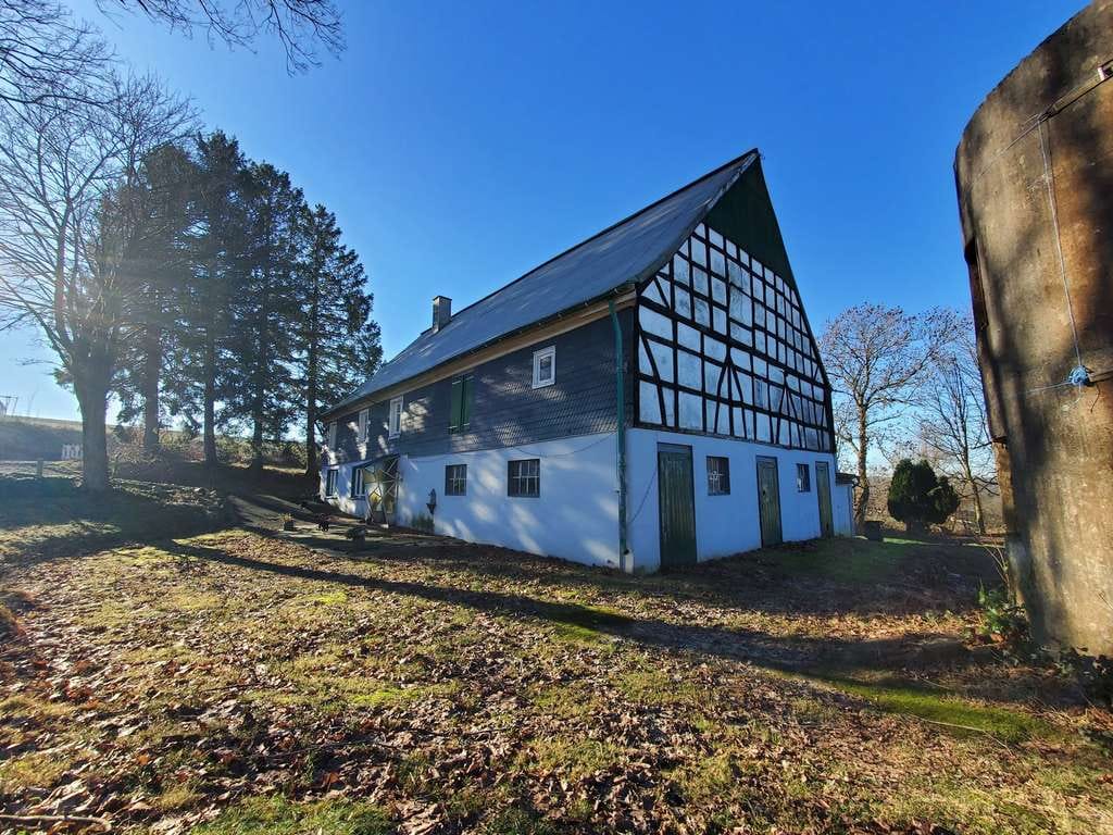 Immobilie in Radevormwald - Ihr Landhaus-Traum: Bauernhaus + Scheune mit viel Charme und Raum zur Entfaltung - Bild 2