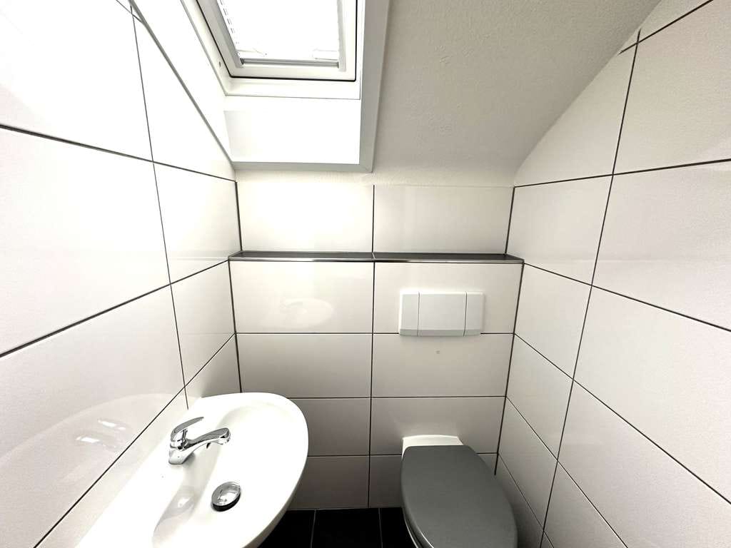 Immobilie in Esslingen am Neckar - 2-Zimmer-DG-Wohnung in Esslingen-Sulzgries - Bild 3