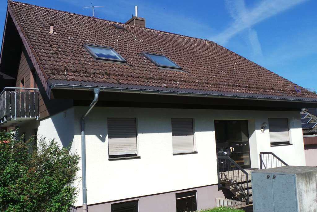 Immobilie in Trippstadt - Gemütliche Eigentumswohnung mit Terrasse  und Stellplatz in begehrter Lage von Trippstadt - Bild 0