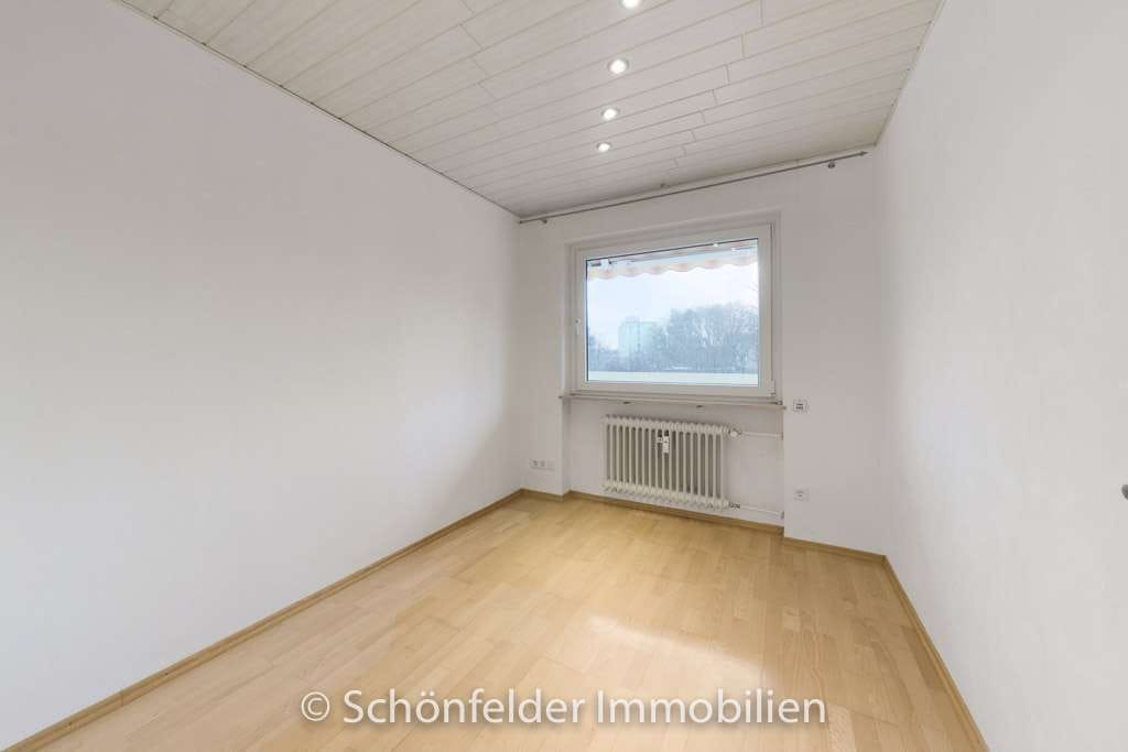 Immobilie in Oberursel - Attraktive 4 Zimmerwohnung mit großer Balkonterrasse, Garage und 2 Kellern - sogar provisionsfrei - Bild 4