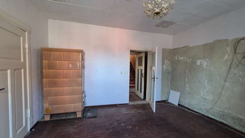 Immobilie in Zahna-Elster - Einfamilienwohnhaus mit Grundstück in Zahna , teilmodernisiert - zeitnah verfügbar - Bild 2