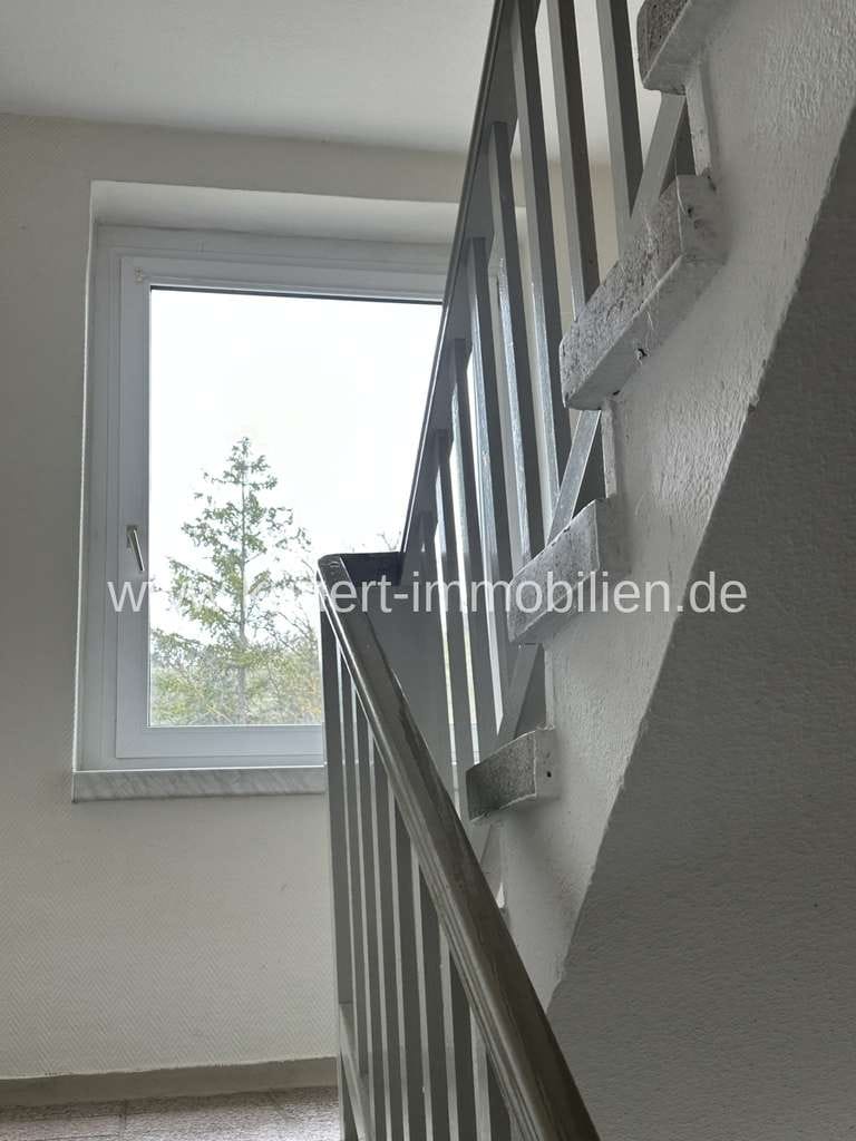 Immobilie in Gerbstedt - Große, bezugsfreie Eigentumswohnung (Renovierungsbedarf) mit zusätzlicher Wohneinheit in Friedeburg - Bild 2