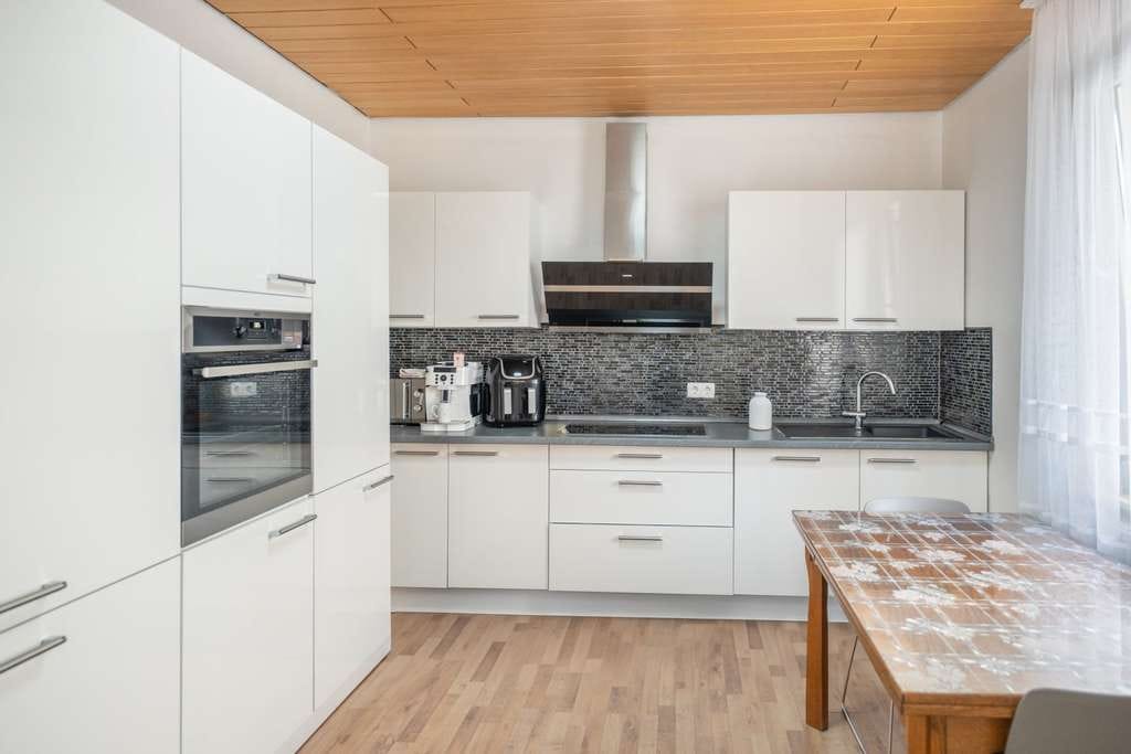 Immobilie in Bürstadt - Zweifamilienhaus in zentraler Lage  - Bild 1