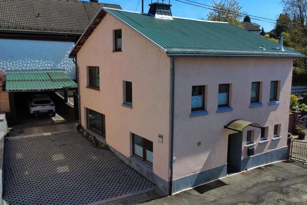 Immobilie in Ehlscheid - Charmantes Zuhause mit viel Platz und modernisiertem Zustand - Bild 0