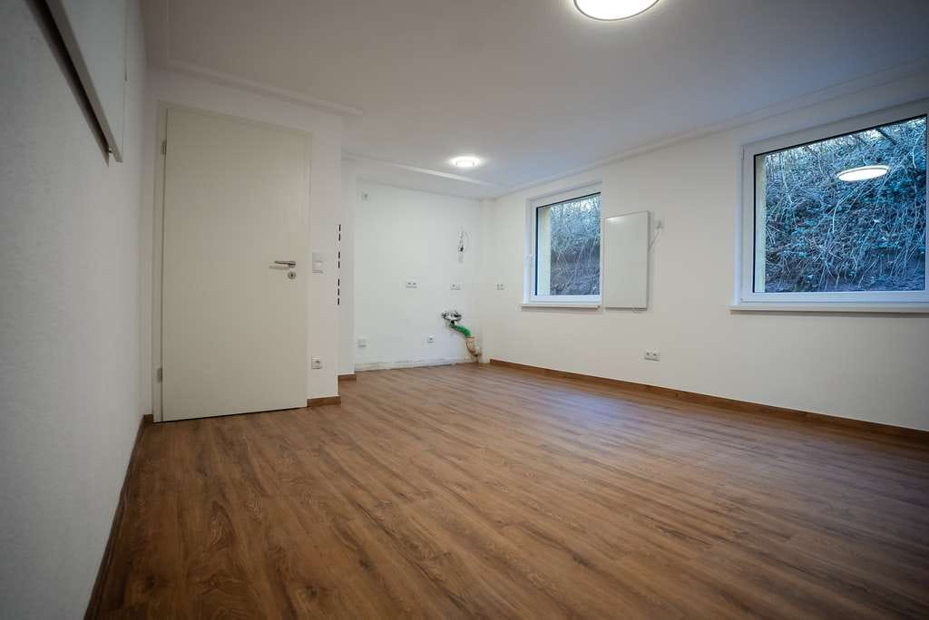 Immobilie in Schramberg - 2026 modernisierte 4-Zimmer-Wohnung (ca. 62 m²) mit Keller & Bühne in Schramberg - Bild 3