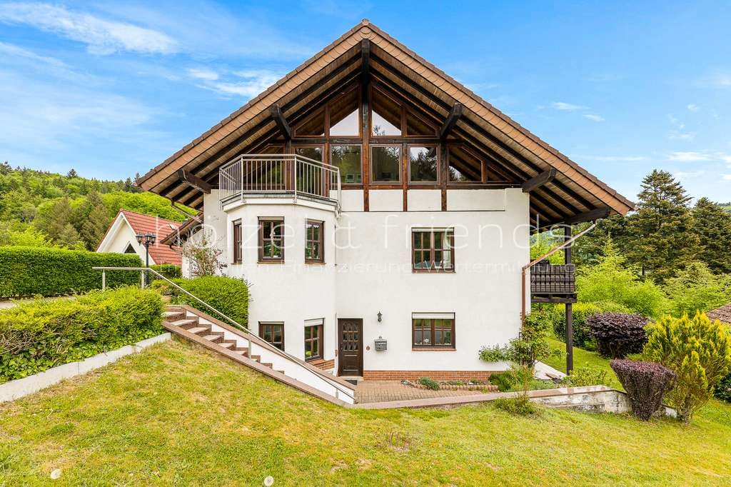Immobilie in Heiligkreuzsteinach - Großzügiges Architektenhaus mit Einliegerwohnung & Dachstudio – Wohnen, Arbeiten, Mehrgenerationen - Bild 0