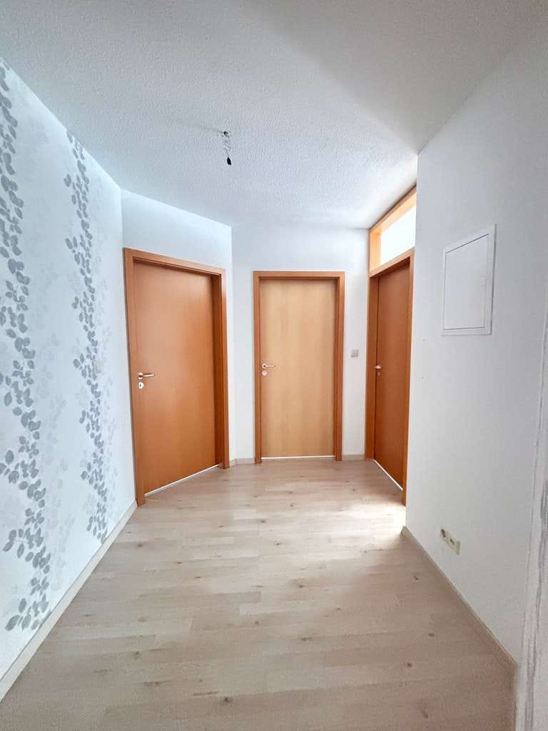 Immobilie in Heimsheim - Gepflegte 3-Zimmer-Wohnung mit Balkon und zwei Stellplätzen - Bild 1