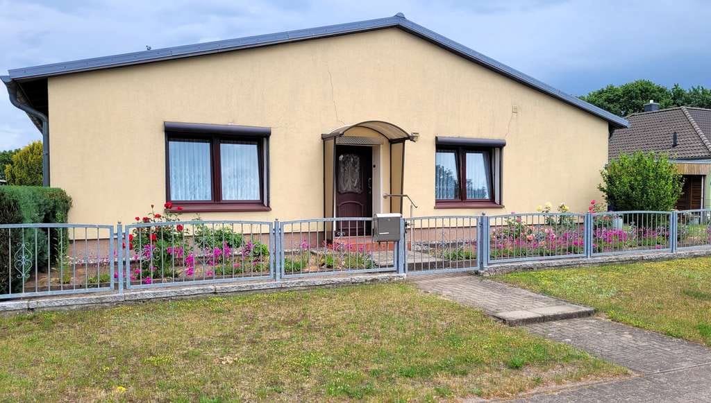 Immobilie in Dobbertin - gepflegte, großzügige Doppelhaus-Hälfte in Dobbertin (provisionsfrei) - Bild 0