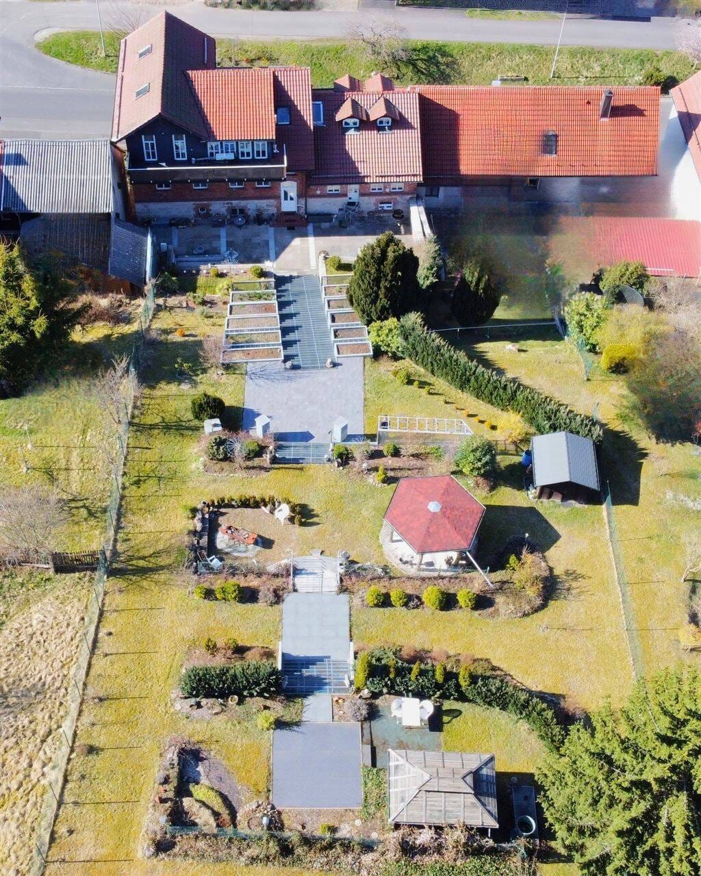Immobilie in Schleusingen - Historisches Wohnanwesen mit parkähnlichem Grundstück und außergewöhnlichem Wohnambiente - Bild 0
