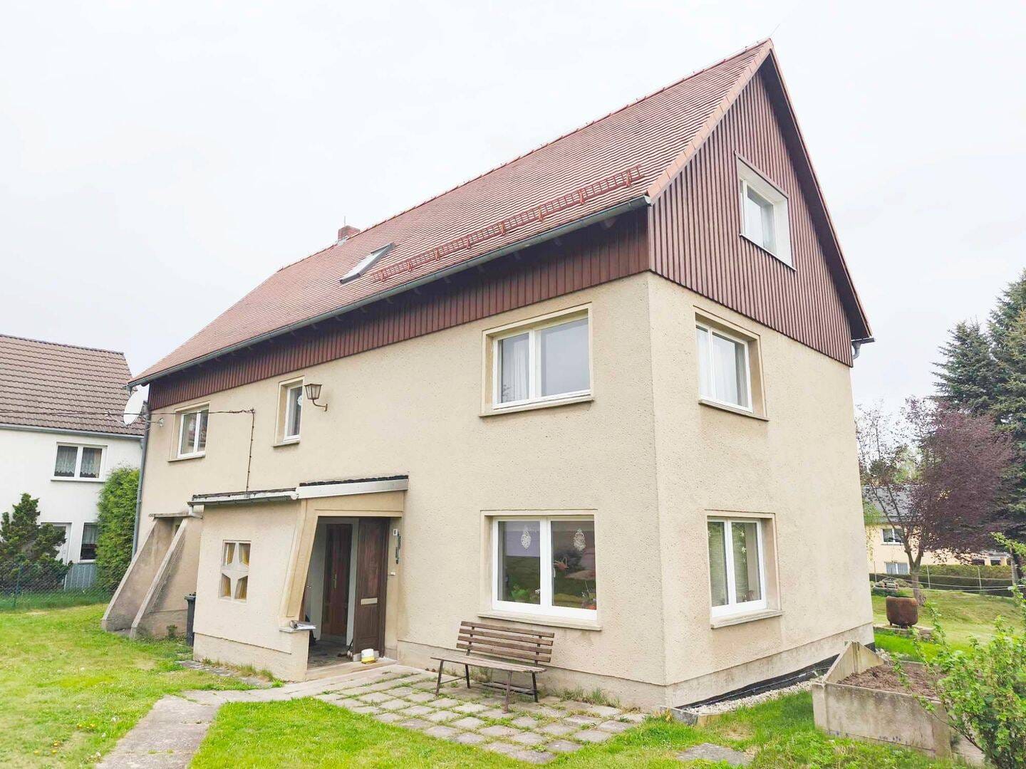 Immobilie in Schmölln-Putzkau - Ein-Zweifamilienhaus mit großem Grundstück und Garage in Putzkau - Bild 0