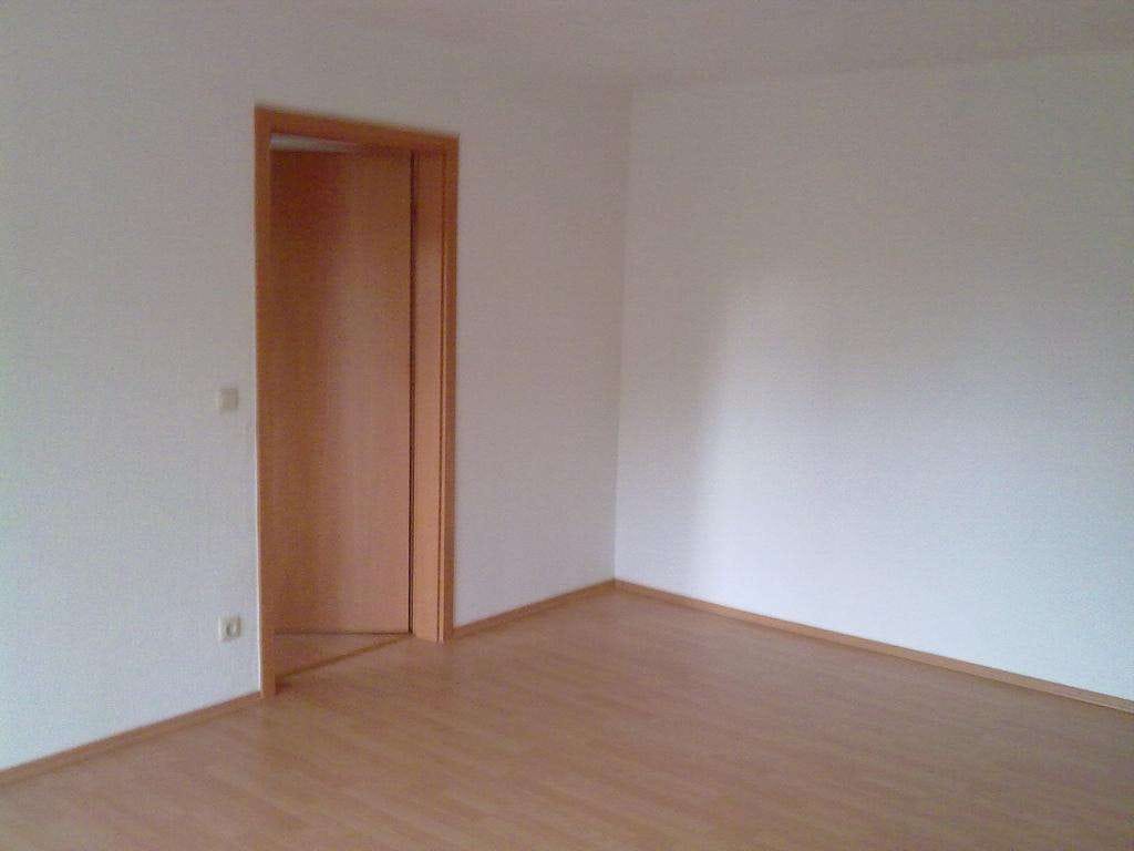 Immobilie in Döbeln - sanierte und helle 4-Raum-Wohnung mit Balkon - Bild 2
