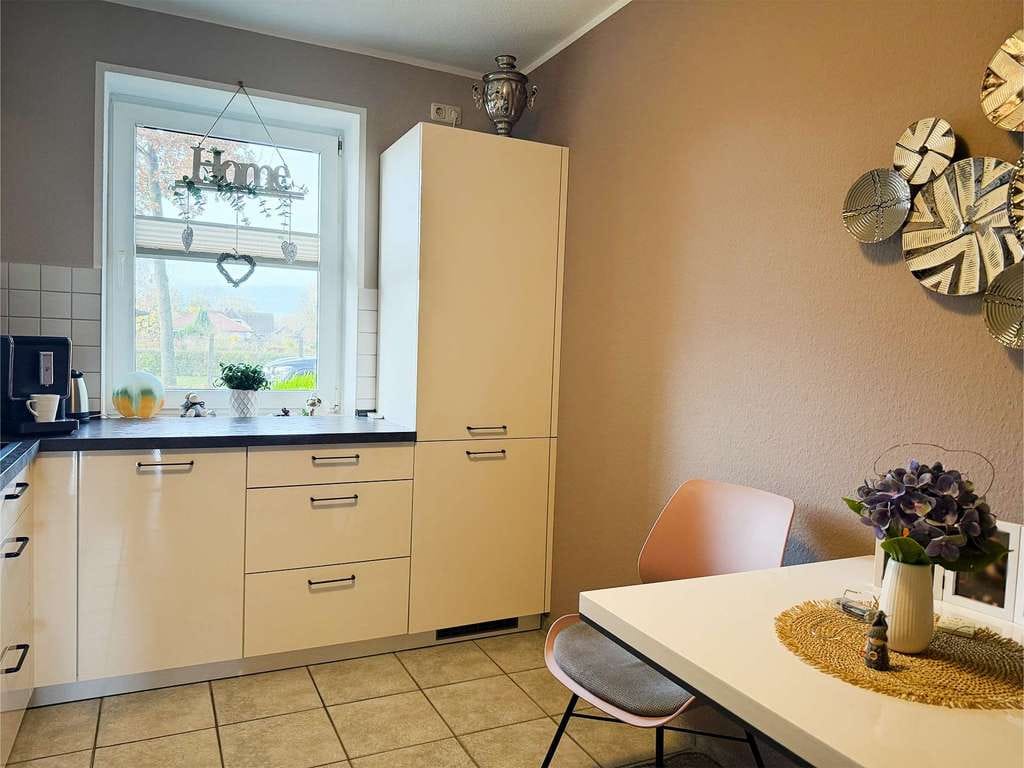 Immobilie in Schwerin - Zukunftssicheres Investment! Vollvermietetes 6-Parteien-Haus auf weitläufigem Grundstück - Bild 2