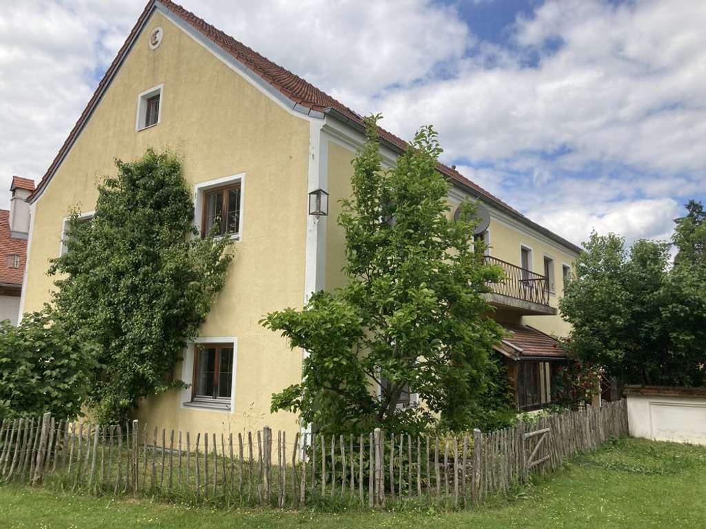 Immobilie in Schönau - Kapitalanlage 4,5 % Nettorendite, Ruhig, Natur, 3 Einheiten, Im Alten Stil  renoviert - Bild 0