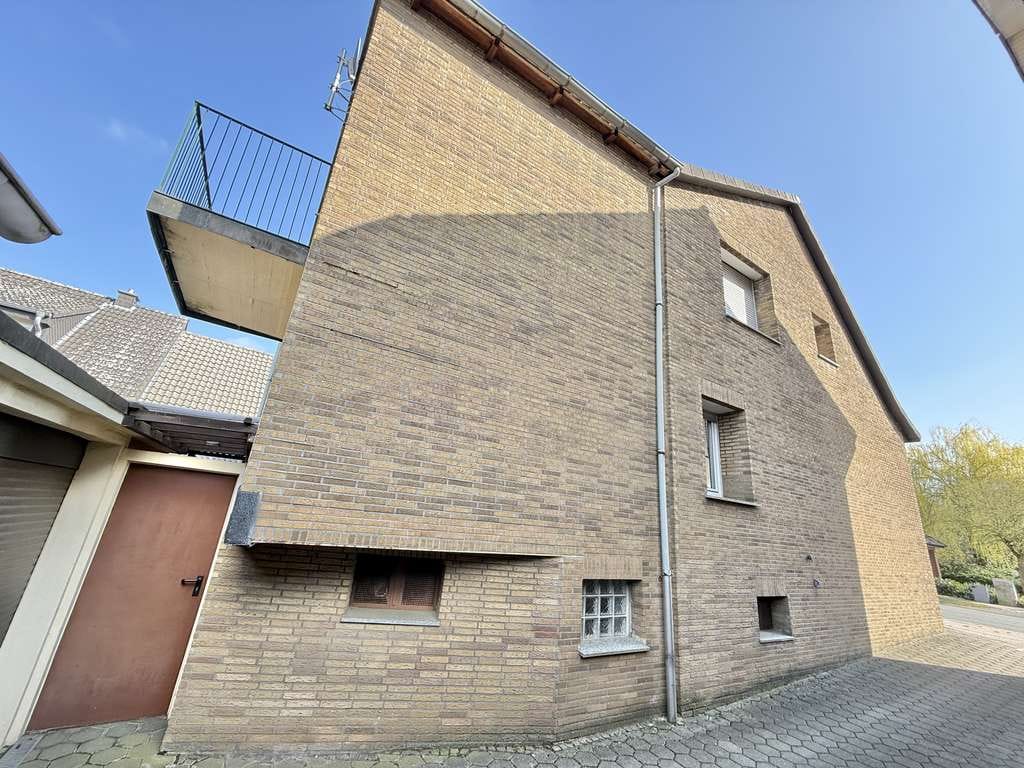 Immobilie in Ennigerloh - Einfamilienhaus mit Anbau auf großzügigem Grundstück in vorteilhafter Lage von Ennigerloh - Bild 2