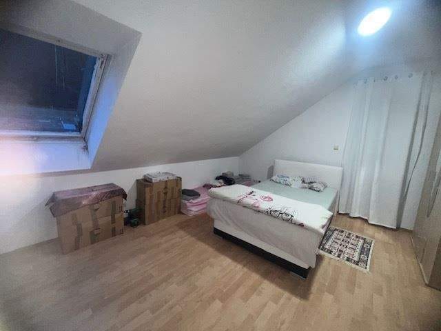 Immobilie in Schriesheim - Schön aufgeteilte und Lichtdurchflutete zwei Zimmer DG Wohnung mit EBK, TGL-Bad, Terrasse und Garage im Herzen von Schriesheim-OT ab sofort zvk. - Bild 3