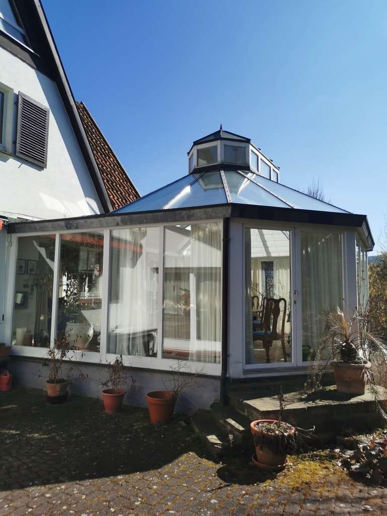 Immobilie in Marsberg - Großzügiges Einfamilienhaus mit Wintergarten, Kaminzimmer, Sauna und gewachsenem Garten in Marsberg - Bild 2