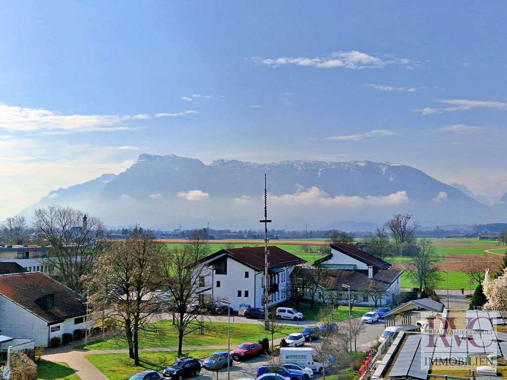 Immobilie in Ainring - Traumhafter Blick in die Berge - große Sonnenterrasse, oberstes Geschoss - Tiefgarage inklusive! - Bild 0