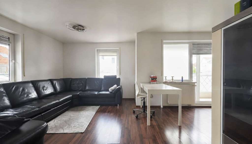 Immobilie in Jettingen - Sonnige Wohnqualität: Helle Wohnung mit Wintergarten und großzügiger Dachterrasse - Bild 2