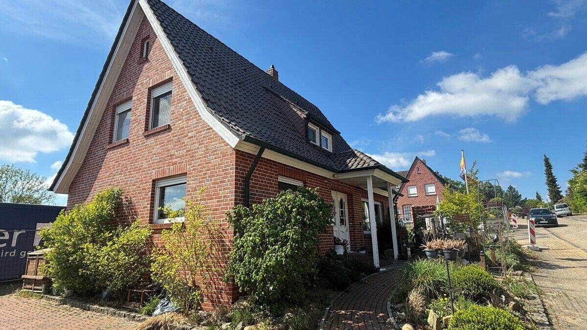 Immobilie in Uelsen - Einfamilienhaus in zentraler Lage von Uelsen - Bild 0