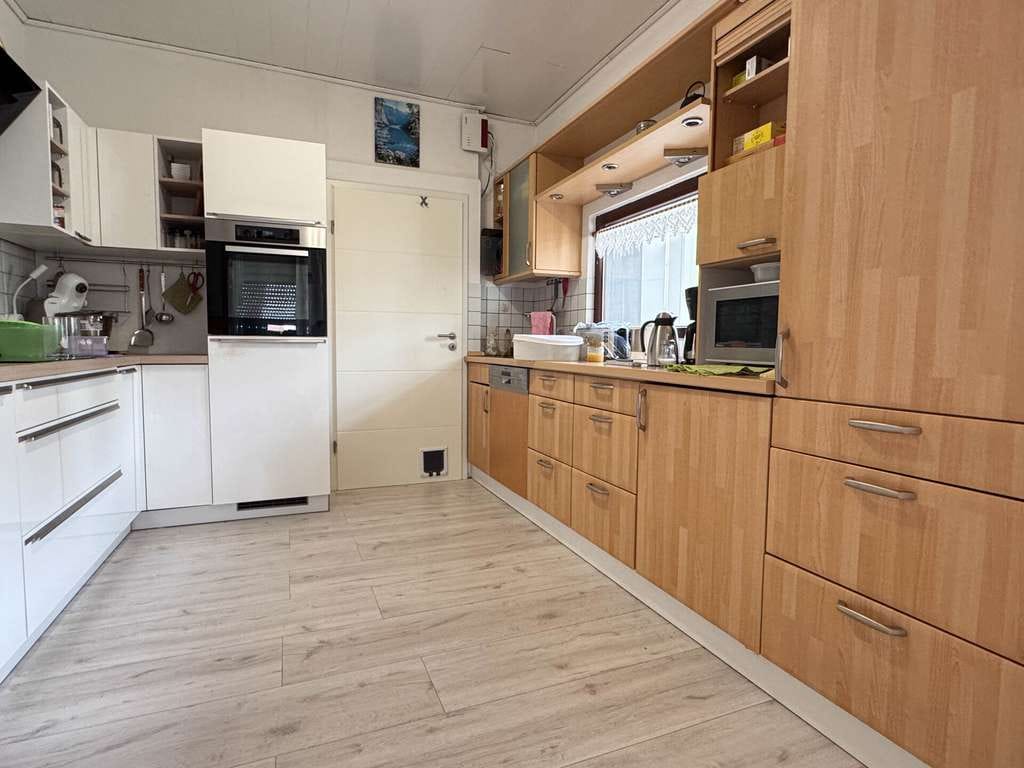 Immobilie in Blomberg - Flexibles 4-Familienhaus mit separaten Eingängen, Sauna, Garagen & attraktivem Mietpotenzial in Blom - Bild 3